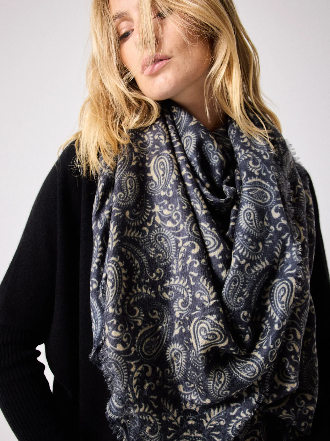 Shop Echarpe cachemire Paisley Accessoires | Le Cachemire·Accessoires